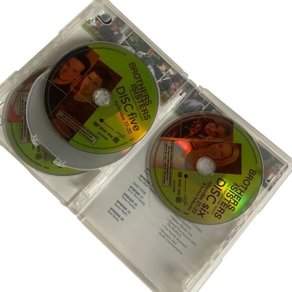 Brothers And Sisters 6 Disc Set-The Complete First Season-GUC - Picture 6 of 7